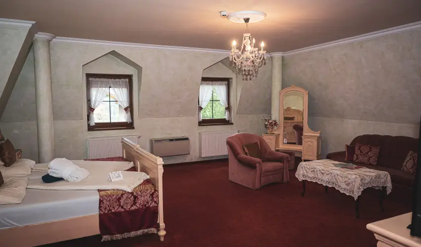 Hétkúti Wellness Hotel & Lovaspark Mór - Pünkösd