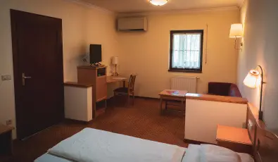 H�tk�ti Wellness Hotel & Lovaspark M�r