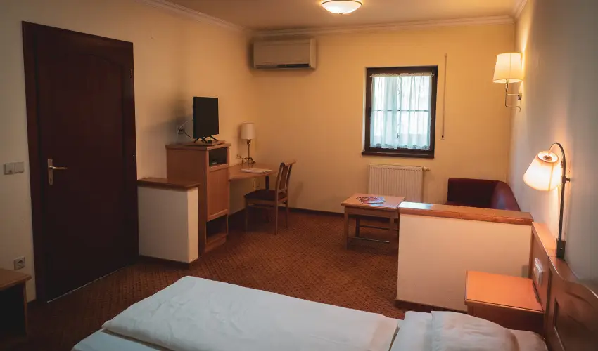 Hétkúti Wellness Hotel & Lovaspark Mór - Pünkösd