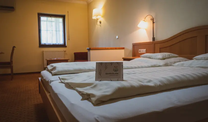 Hétkúti Wellness Hotel & Lovaspark Mór - Pünkösd