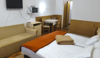 H�forr�s �d�l�- �s Lak�ssz�vetkezet Gyula