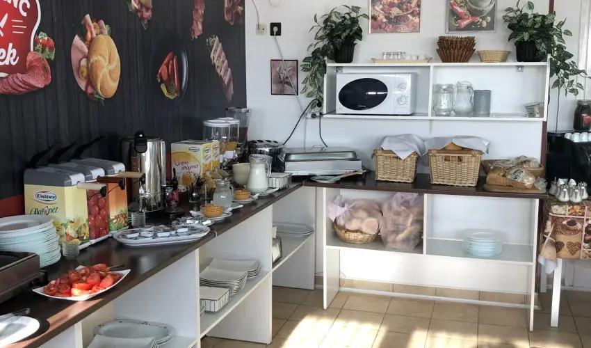 H�forr�s �d�l�- �s Lak�ssz�vetkezet Gyula - P�nk�sd