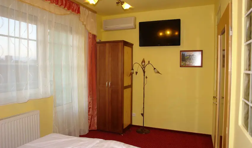 HoldLux Apartmanok Srvr - Pnksd (min. 2 j)