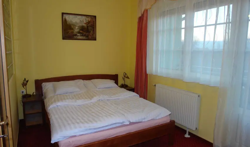 HoldLux Apartmanok Srvr - Pnksd (min. 2 j)