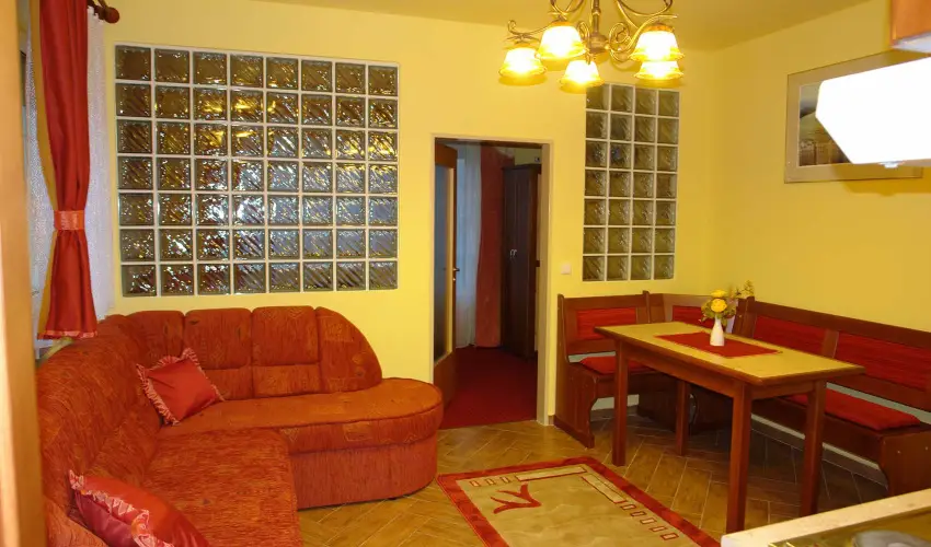 HoldLux Apartmanok Srvr - Pnksd (min. 2 j)