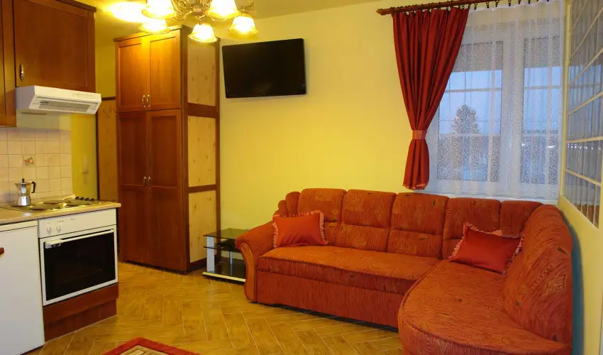 HoldLux Apartmanok Srvr - Pnksd (min. 2 j)