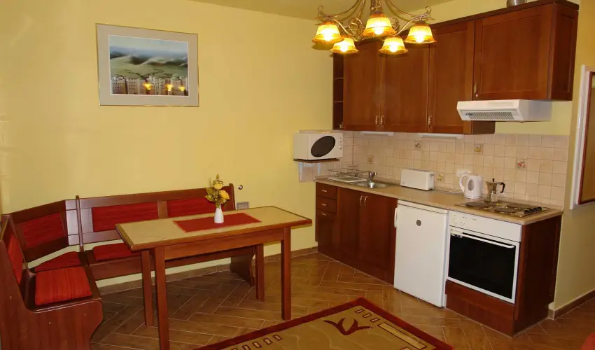 HoldLux Apartmanok Srvr - Pnksd (min. 2 j)