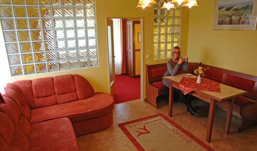 HoldLux Apartmanok Srvr - Pnksd (min. 2 j)