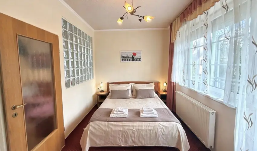 HoldLux Apartmanok S�rv�r - P�nk�sd (min. 2 �j)