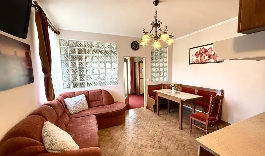 HoldLux Apartmanok S�rv�r - P�nk�sd (min. 2 �j)