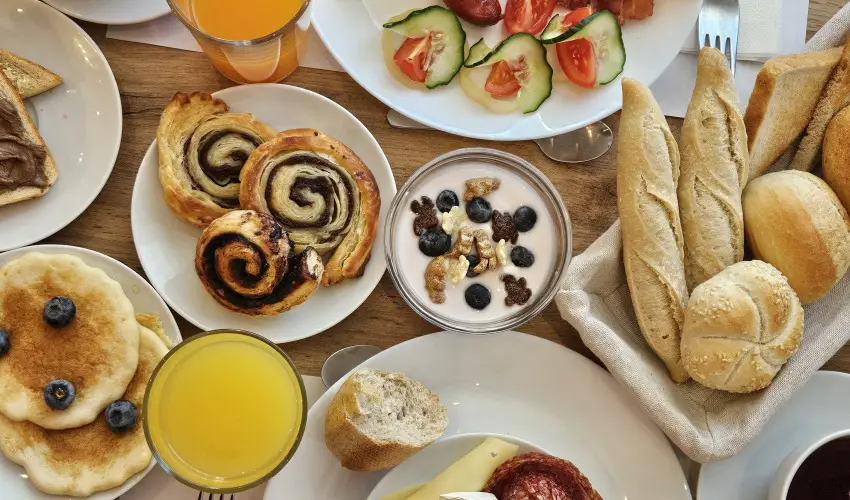 Holdvir�g Hotel S�rv�r - P�nk�sd - teljes el�refizet�ssel