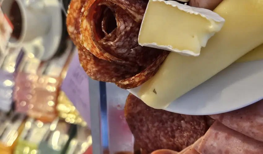 Holdvir�g Hotel S�rv�r - P�nk�sd - teljes el�refizet�ssel