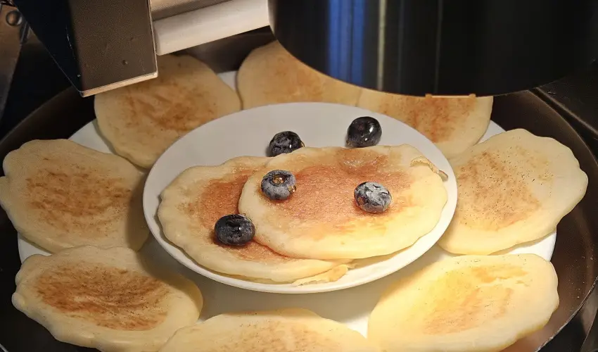 Holdvir�g Hotel S�rv�r - P�nk�sd - teljes el�refizet�ssel