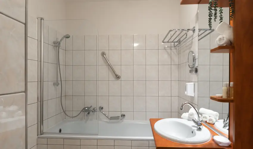 Holdvir�g Hotel S�rv�r - P�nk�sd - teljes el�refizet�ssel