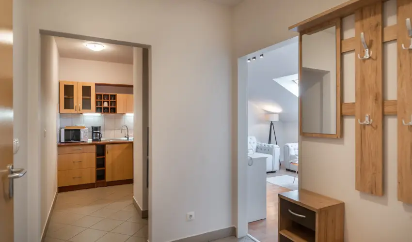 Holdvir�g Hotel S�rv�r - P�nk�sd - teljes el�refizet�ssel