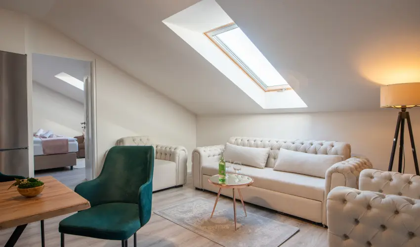 Holdvir�g Hotel S�rv�r - P�nk�sd - teljes el�refizet�ssel