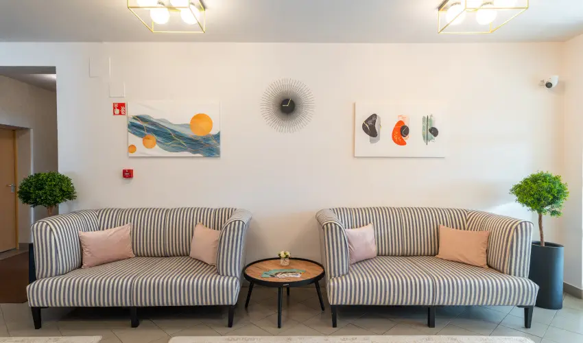 Holdvir�g Hotel S�rv�r - P�nk�sd - teljes el�refizet�ssel