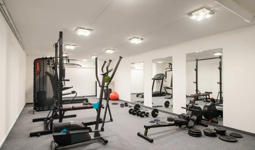 Holdvir�g Hotel S�rv�r - P�nk�sd - teljes el�refizet�ssel