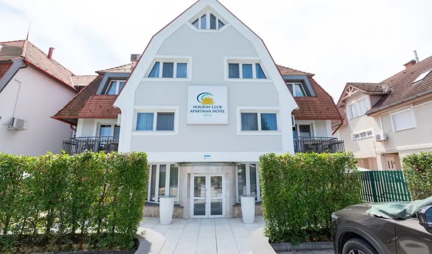 Holiday Club Apartman Hotel H�v�z H�v�z - P�nk�sd (min. 2 �j)