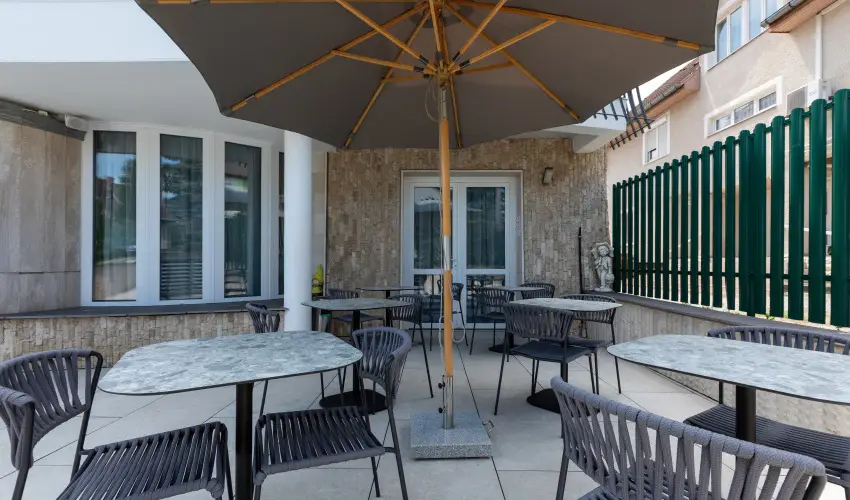 Holiday Club Apartman Hotel H�v�z H�v�z - P�nk�sd (min. 2 �j)