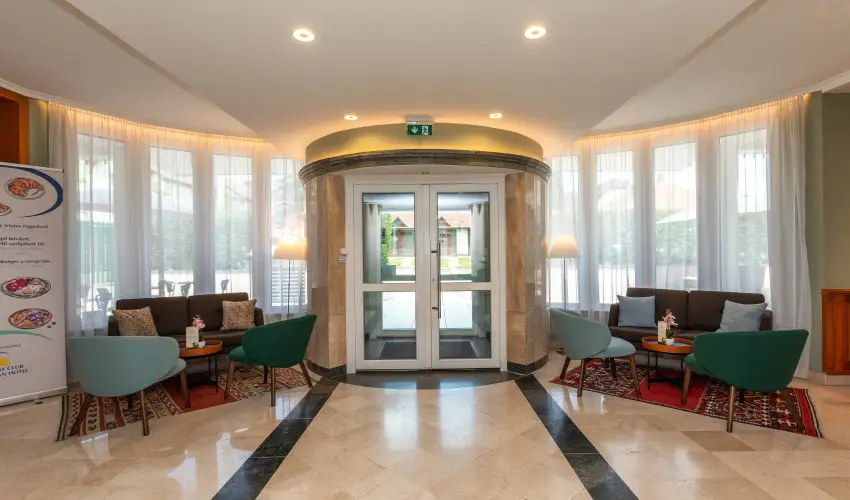 Holiday Club Apartman Hotel H�v�z H�v�z - P�nk�sd (min. 2 �j)