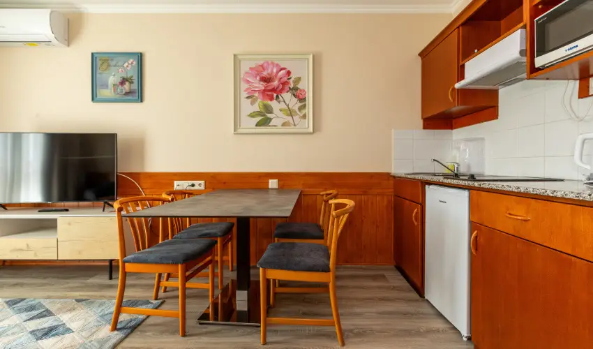 Holiday Club Apartman Hotel H�v�z H�v�z - P�nk�sd (min. 2 �j)