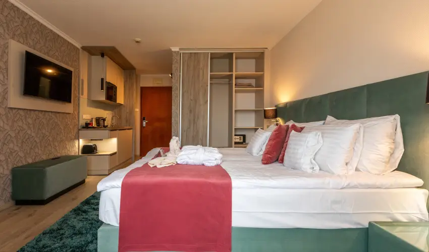 Holiday Club Apartman Hotel H�v�z H�v�z - P�nk�sd (min. 2 �j)