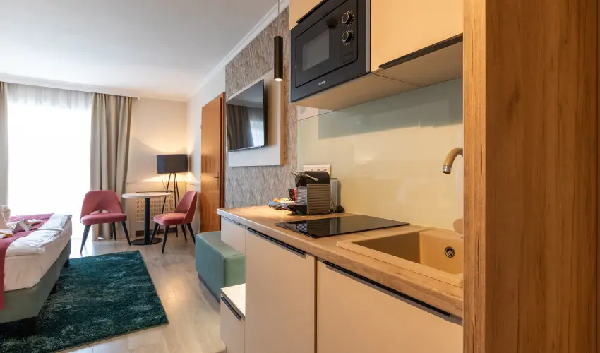 Holiday Club Apartman Hotel H�v�z H�v�z - P�nk�sd (min. 2 �j)