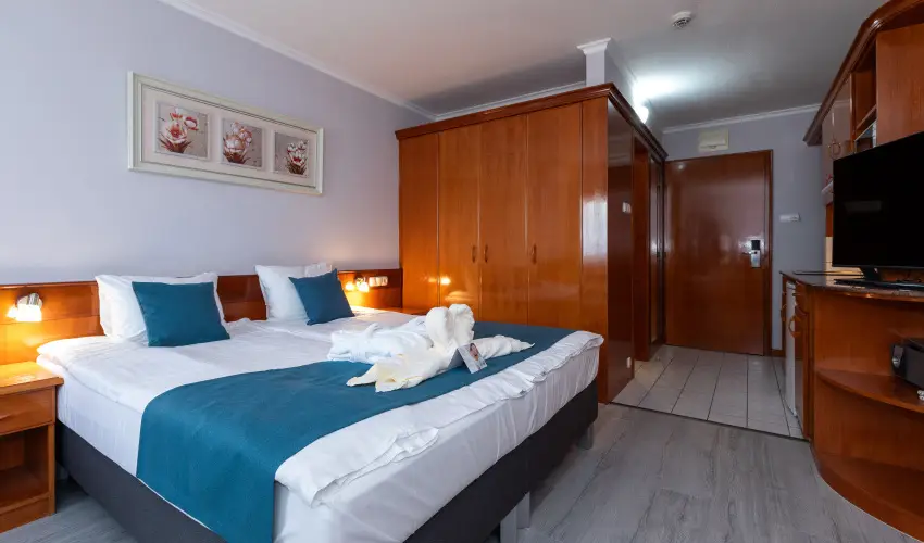 Holiday Club Apartman Hotel H�v�z H�v�z - P�nk�sd (min. 2 �j)