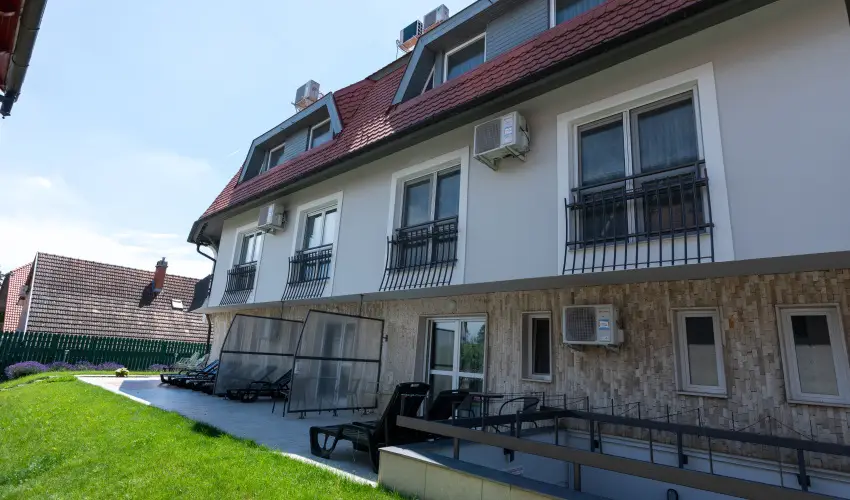 Holiday Club Apartman Hotel H�v�z H�v�z - P�nk�sd (min. 2 �j)