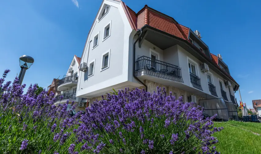Holiday Club Apartman Hotel H�v�z H�v�z - P�nk�sd (min. 2 �j)