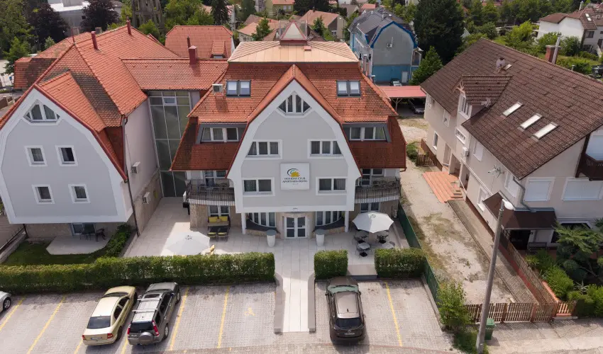 Holiday Club Apartman Hotel H�v�z H�v�z - P�nk�sd (min. 2 �j)