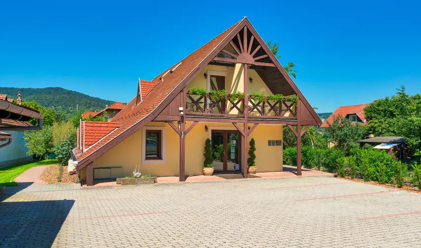 Honti Panzi Visegrd - Pnksd (min. 2 j)