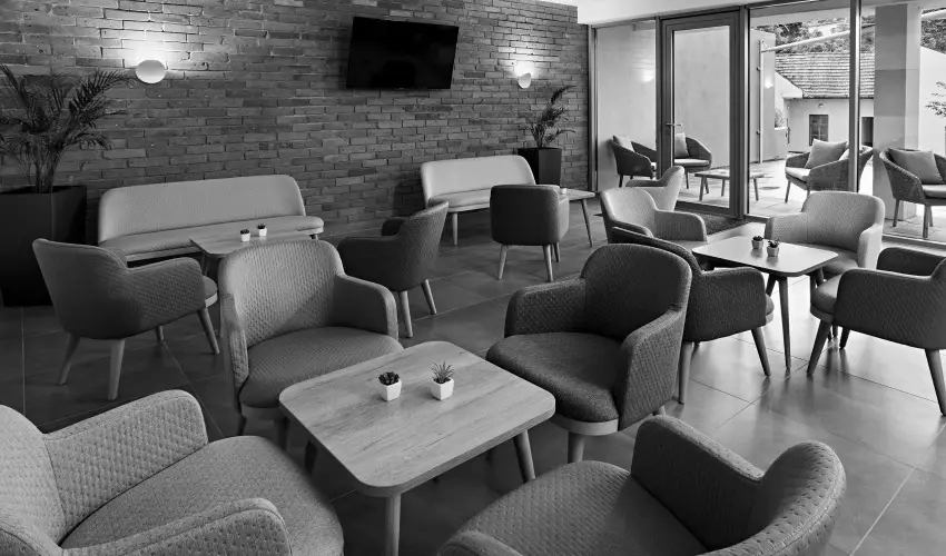 Hotel Adalbert - Szent Tam�s H�z Esztergom - P�nk�sd (min. 3 �j)