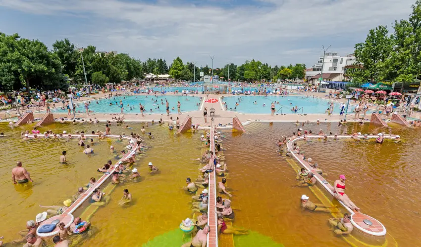 Hunguest Hotel Aqua-Sol Hajd�szoboszl� - P�nk�sdi h�tv�ge Hajd�szoboszl�n (min. 2 �j) 