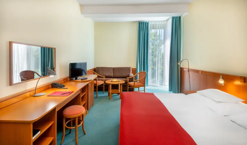 Hunguest Hotel Aqua-Sol Hajd�szoboszl� - P�nk�sdi h�tv�ge Hajd�szoboszl�n (min. 2 �j) 
