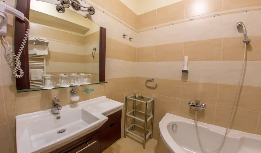 Hotel Aurum Hajd�szoboszl� - P�nk�sd (min. 3 �j)