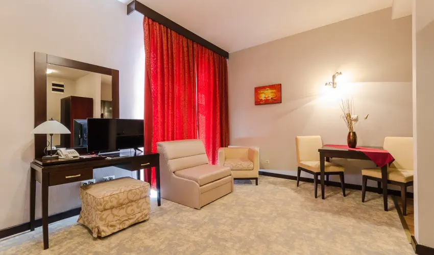 Hotel Aurum Hajd�szoboszl� - P�nk�sd (min. 3 �j)