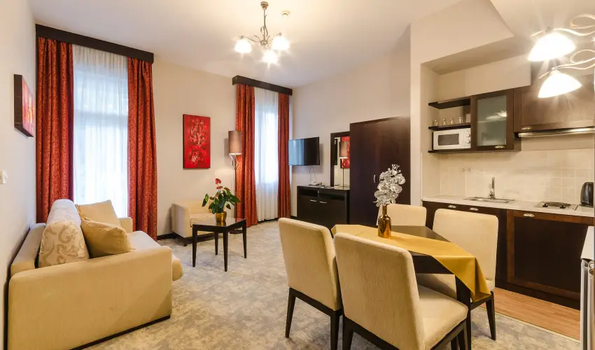 Hotel Aurum Hajd�szoboszl� - P�nk�sd (min. 3 �j)