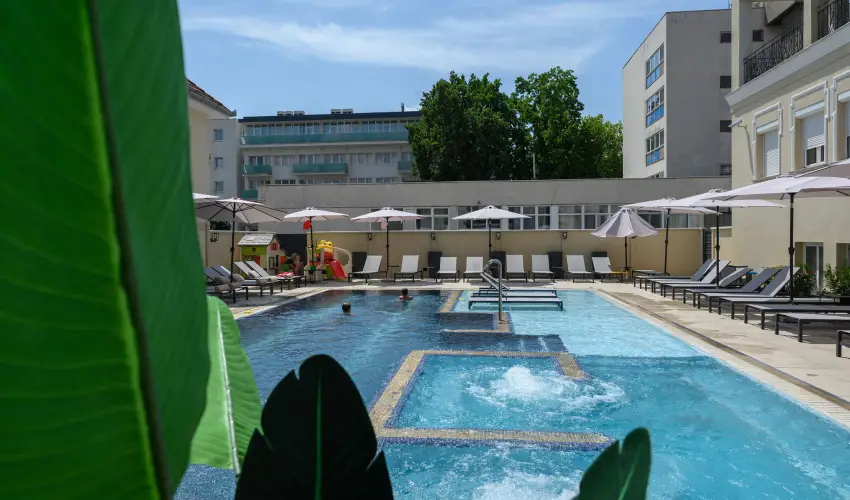 Hotel Aurum Hajd�szoboszl� - P�nk�sd (min. 3 �j)