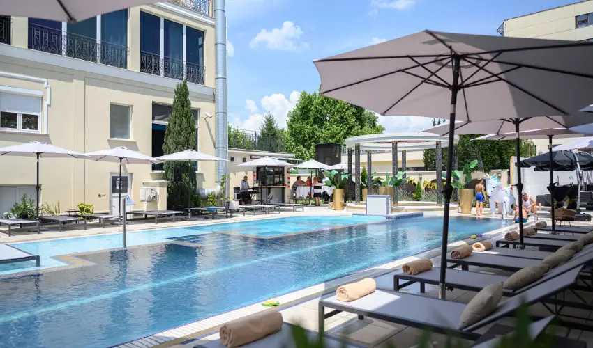 Hotel Aurum Hajd�szoboszl� - P�nk�sd (min. 3 �j)