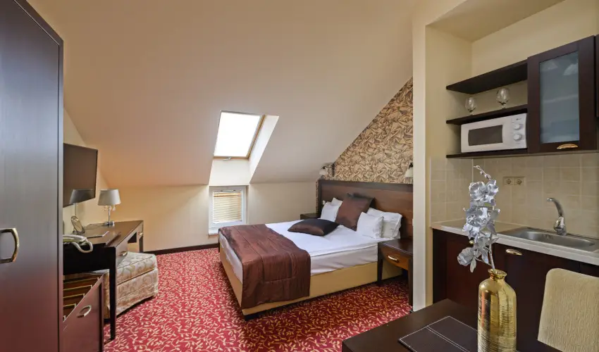 Hotel Aurum Hajd�szoboszl� - P�nk�sd (min. 3 �j)