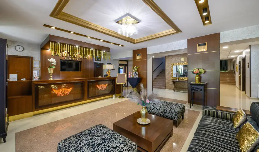 Hotel Aurum Hajd�szoboszl� - P�nk�sd (min. 3 �j)