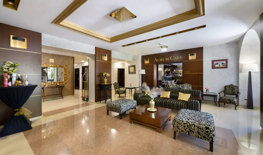 Hotel Aurum Hajd�szoboszl� - P�nk�sd (min. 3 �j)