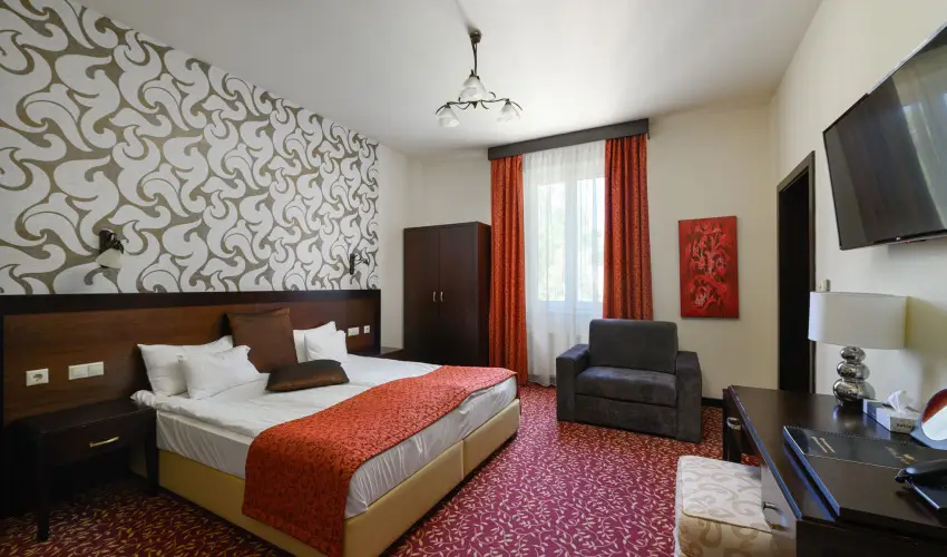 Hotel Aurum Hajd�szoboszl� - P�nk�sd (min. 3 �j)
