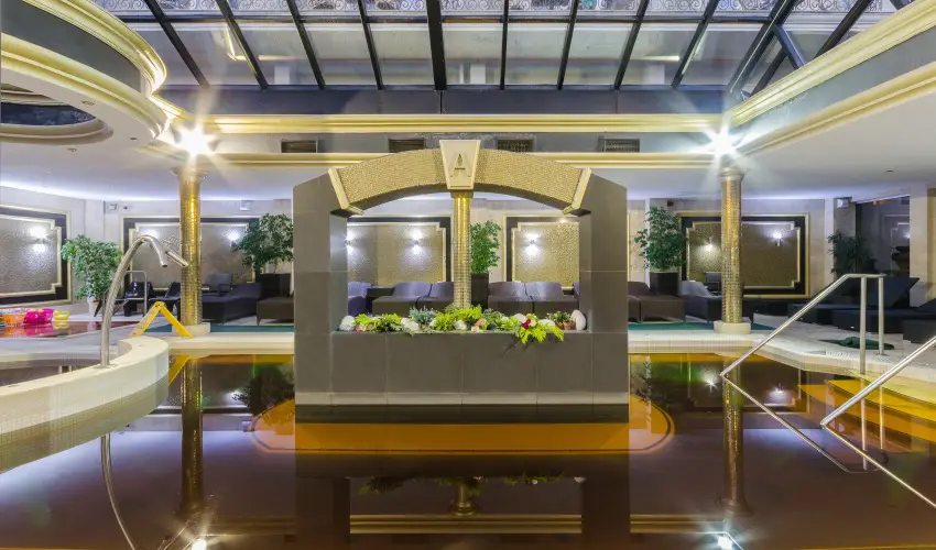 Hotel Aurum Hajd�szoboszl� - P�nk�sd (min. 3 �j)