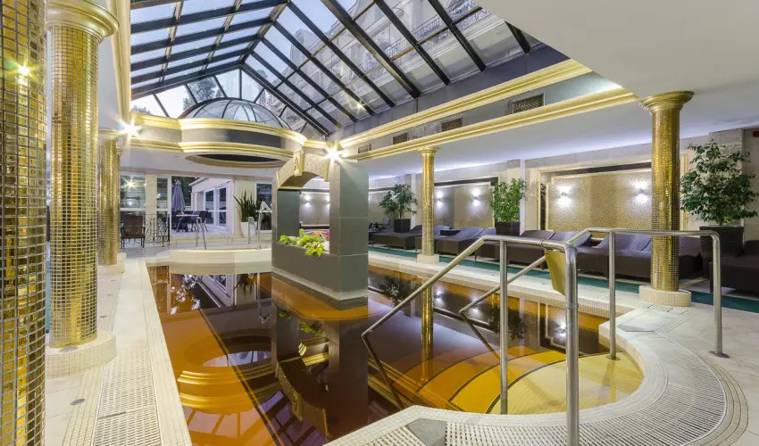 Hotel Aurum Hajd�szoboszl� - P�nk�sd (min. 3 �j)