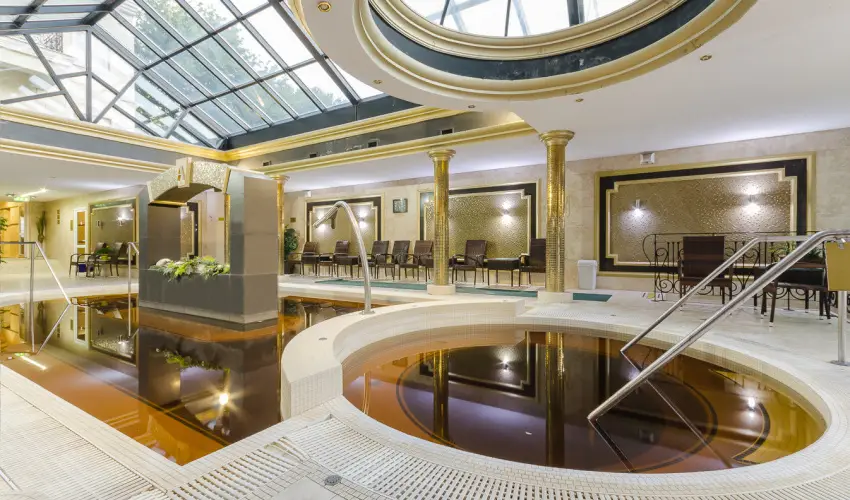 Hotel Aurum Hajd�szoboszl� - P�nk�sd (min. 3 �j)