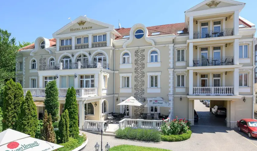 Hotel Aurum Hajd�szoboszl� - P�nk�sd (min. 3 �j)
