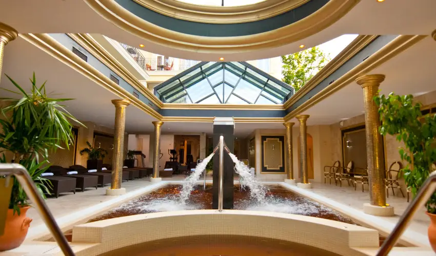 Hotel Aurum Hajd�szoboszl� - P�nk�sd (min. 3 �j)